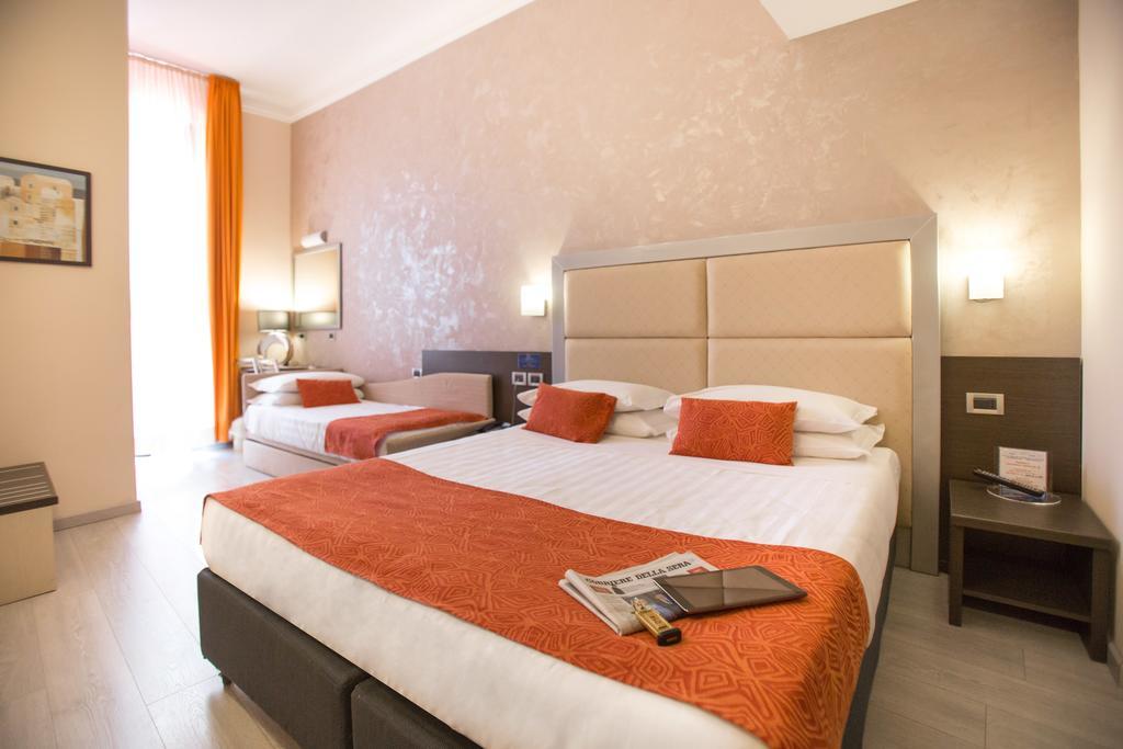 Hotel Piacenza Milán Exterior foto