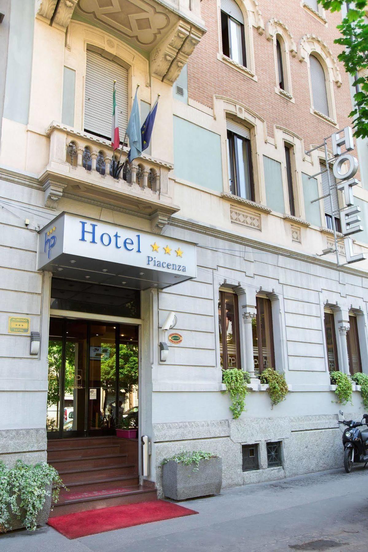 Hotel Piacenza Milán Exterior foto