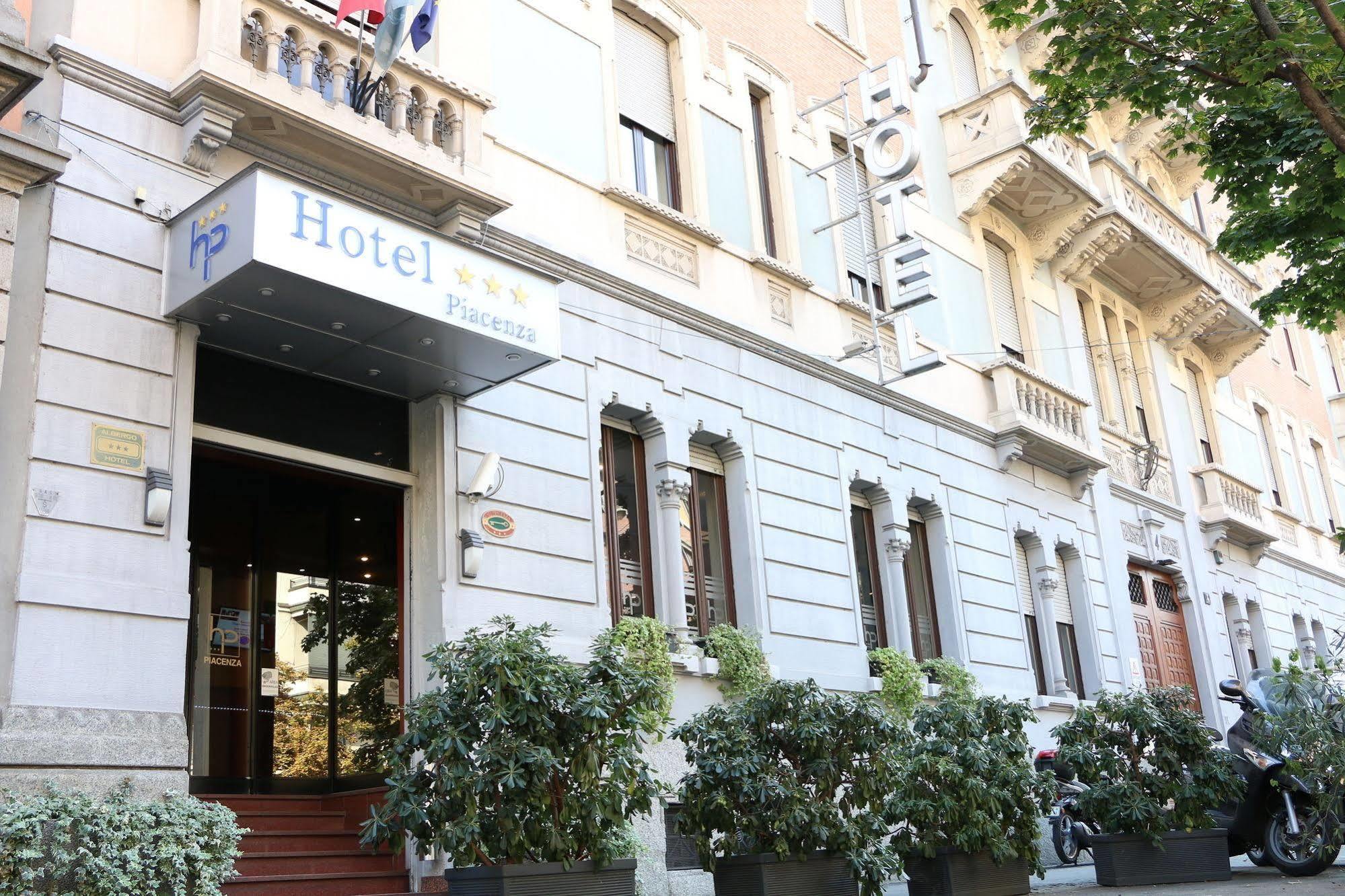 Hotel Piacenza Milán Exterior foto